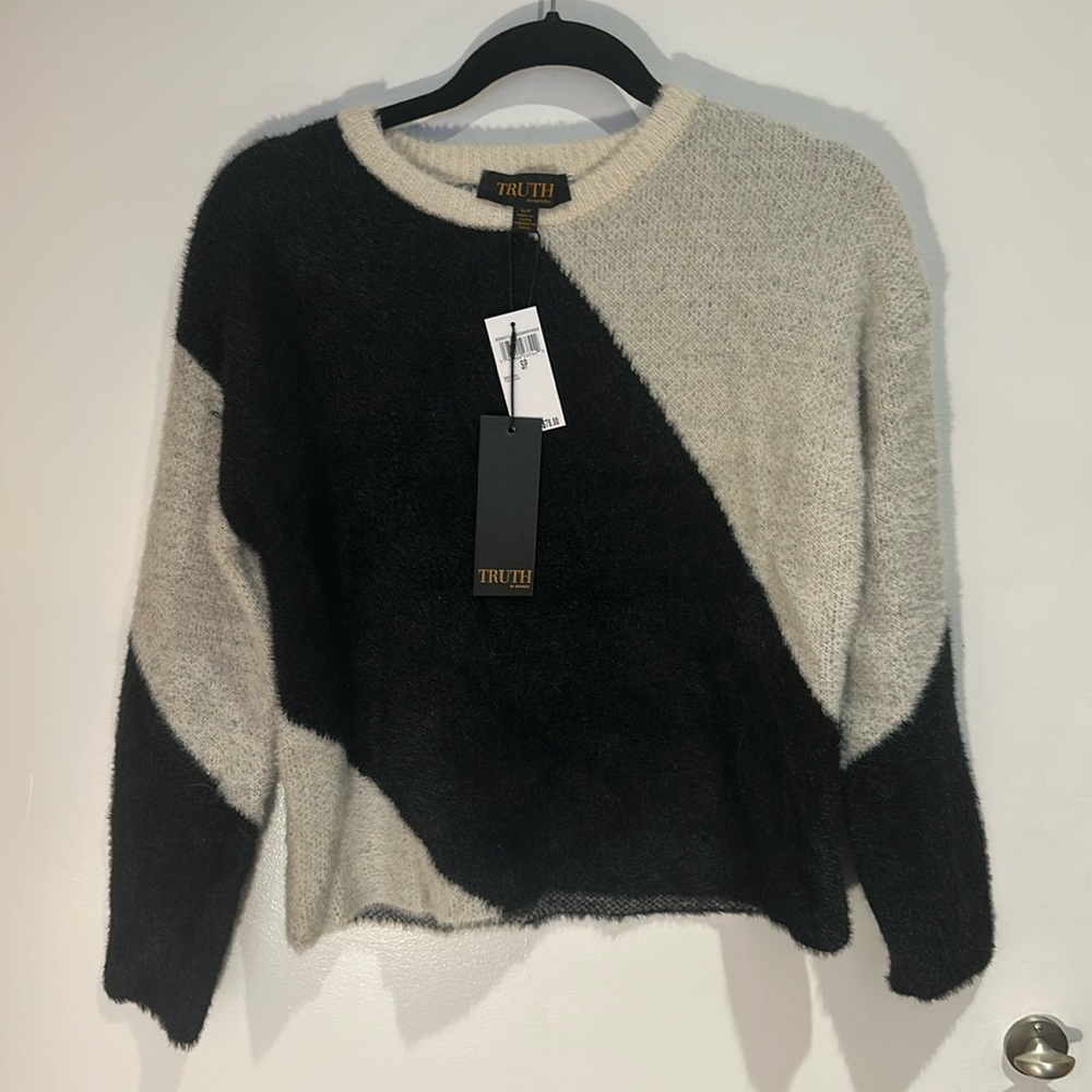TRUTH by REPUBLIC sweater NWT